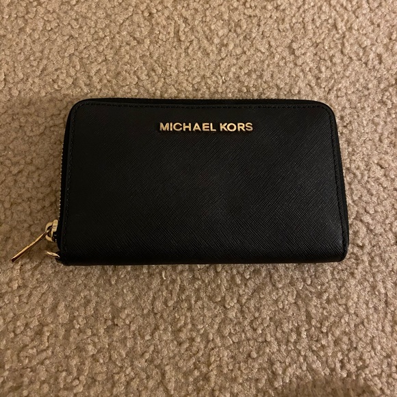 michael kors wallet - Picture 1 of 3